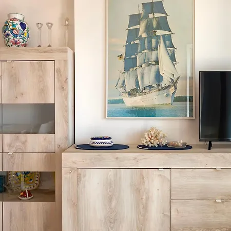 A Glance At The Sea *