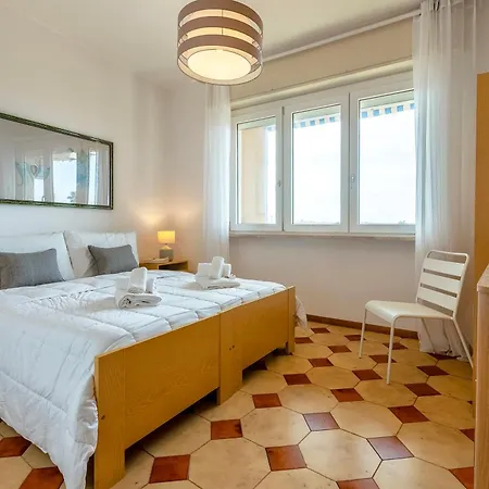 A Glance At The Sea 阿尔盖罗