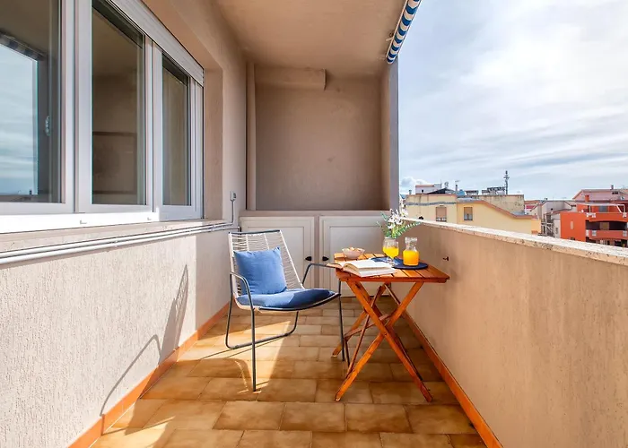 A Glance At The Sea *