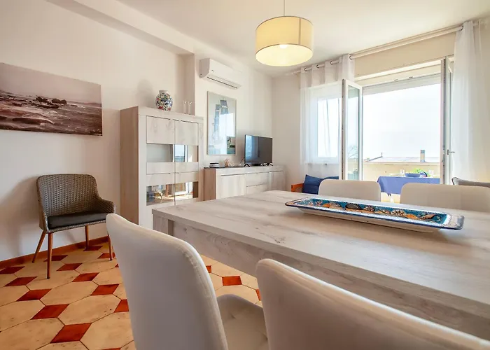 A Glance At The Sea Апартаменты *